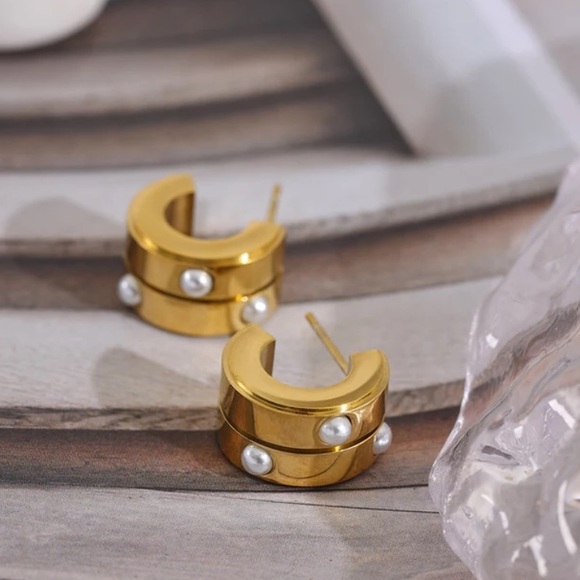 💛Gold plated minimalist stud earrings - Picture 5 of 6